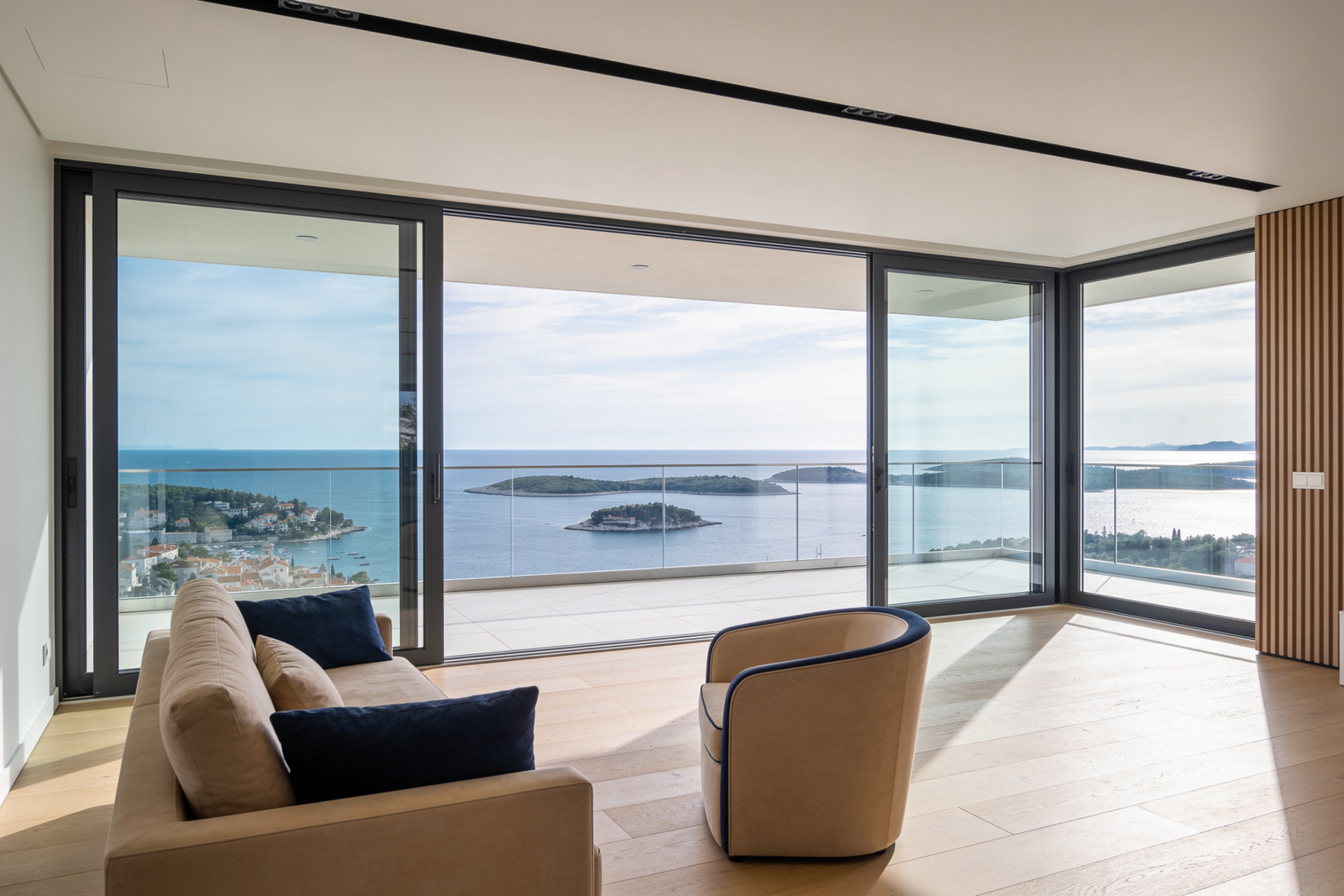Penthouse s krovnom terasom na Žnjanu, fotografija 1